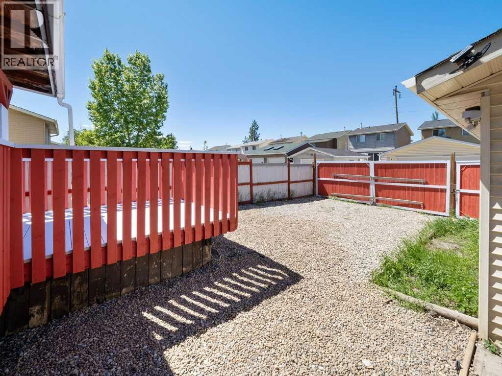 143 Erin Mount Place Se, Calgary, Alberta  T2B 2T3 - Photo 30 - A2308905