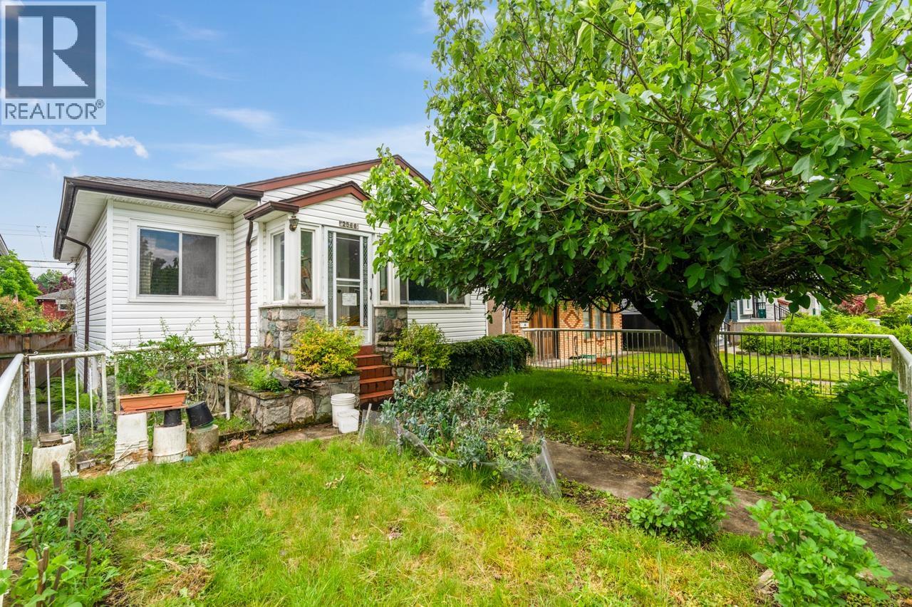 2566 Venables Street, Vancouver, British Columbia  V5K 2R1 - Photo 2 - R3087113
