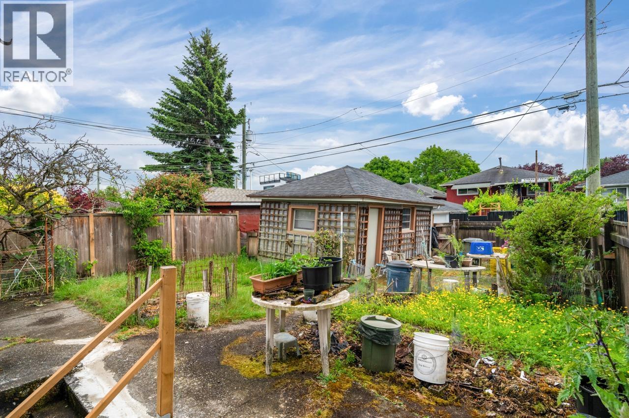 Listing Picture 16 of 18 : 2566 VENABLES STREET, Vancouver / 溫哥華 - 魯藝地產 Yvonne Lu Group - MLS Medallion Club Member