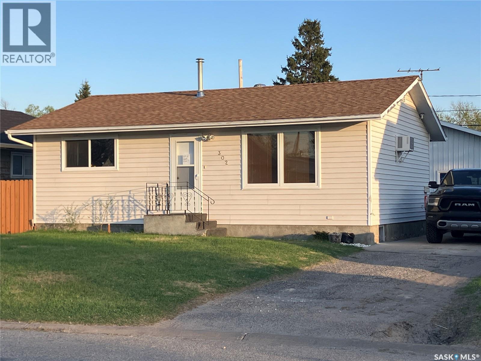 302 7th AVENUE W, Nipawin, Saskatchewan
