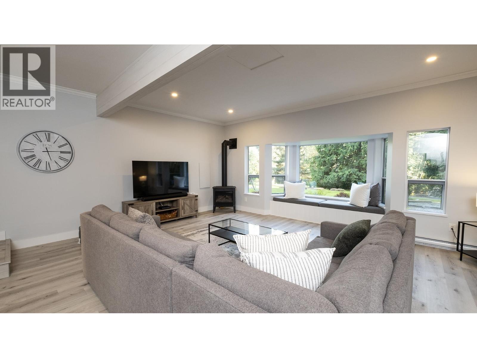 1148 Gower Point Road, Gibsons, British Columbia  V0N 1V3 - Photo 3 - R3129038