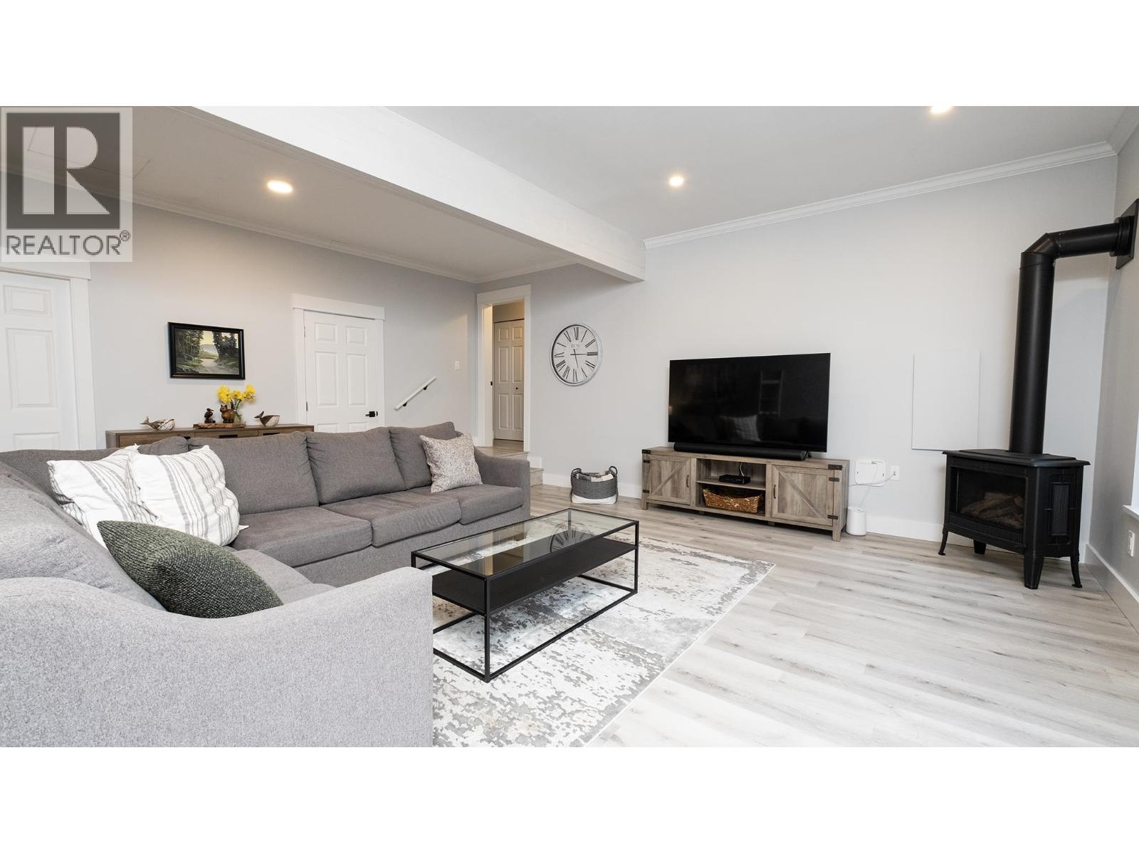 1148 Gower Point Road, Gibsons, British Columbia  V0N 1V3 - Photo 4 - R3129038