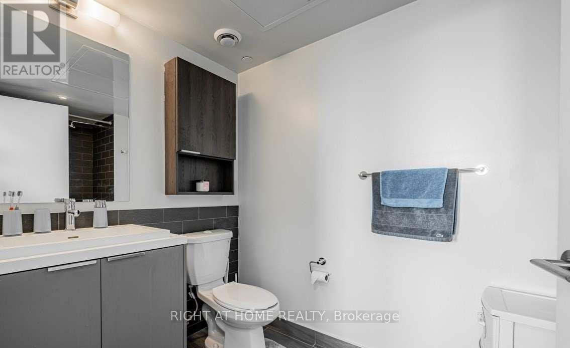 1604 - 6 Sonic Way, Toronto, Ontario  M3C 0P1 - Photo 6 - C13206418
