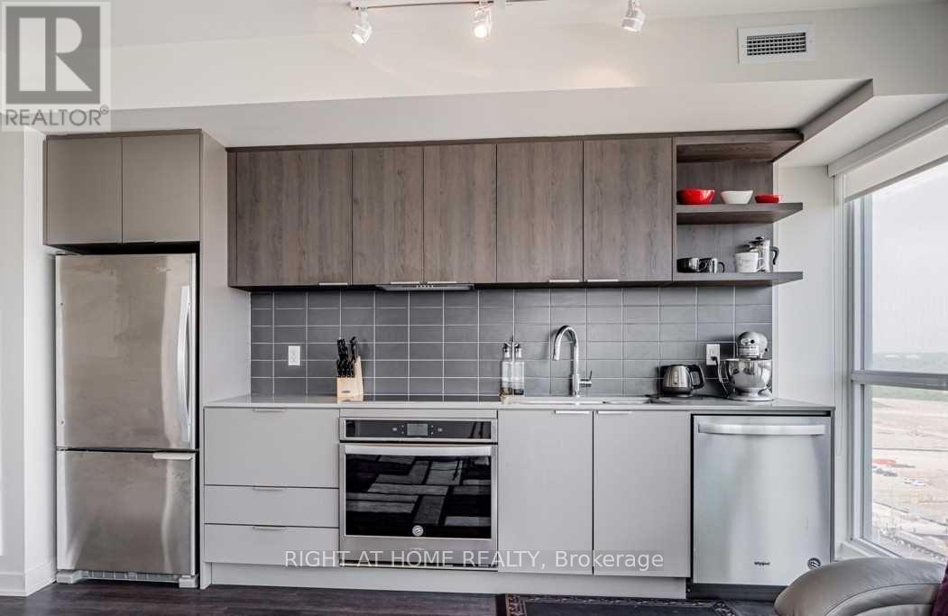 1604 - 6 Sonic Way, Toronto, Ontario  M3C 0P1 - Photo 8 - C13206418