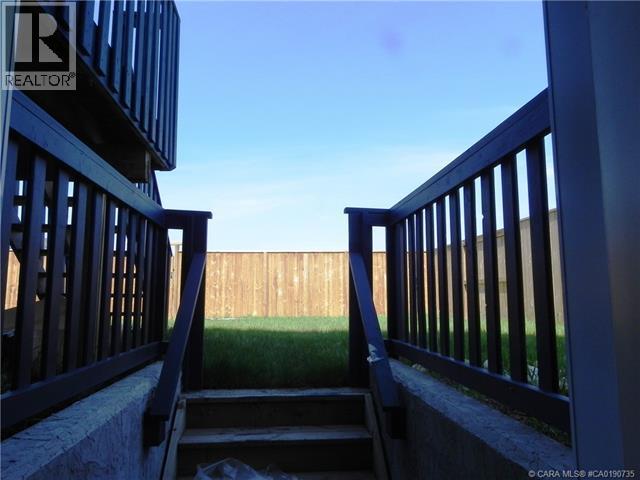 18 Cross Street, Lacombe, Alberta  T4L 0J4 - Photo 25 - A2315573
