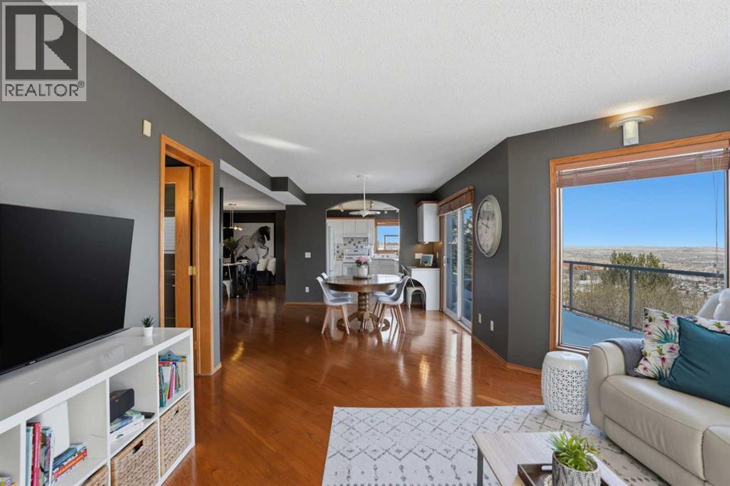 131 Edgebrook Circle Nw, Calgary, Alberta  T3A 5A4 - Photo 21 - A2307270