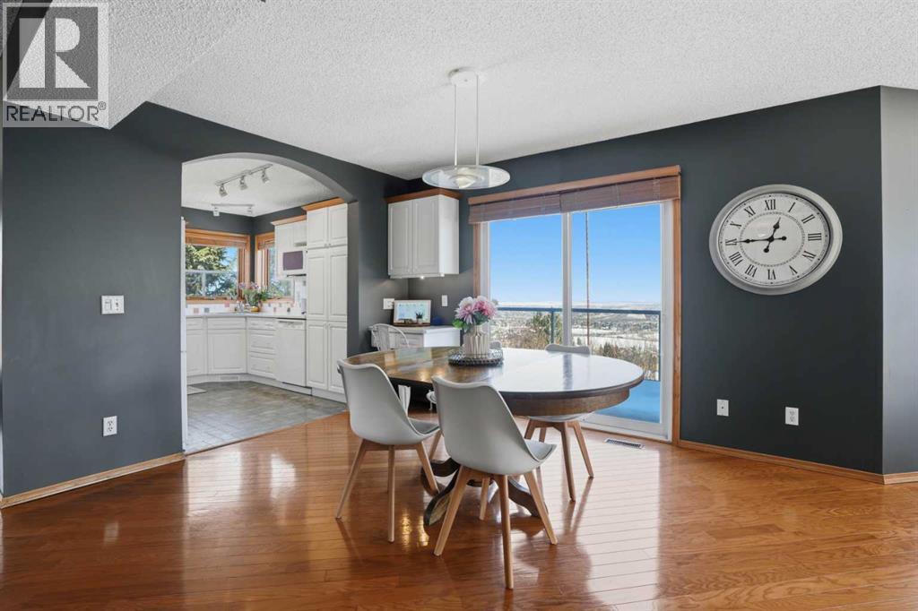 131 Edgebrook Circle Nw, Calgary, Alberta  T3A 5A4 - Photo 12 - A2307270