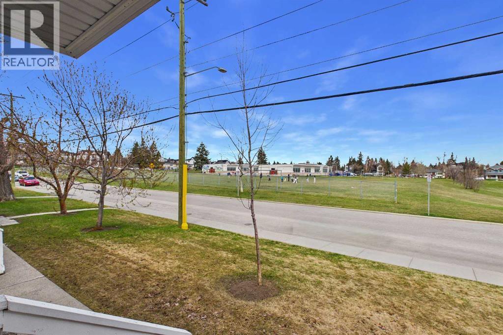 584 Killarney Glen Court SW, Calgary, Alberta  T3E 7H4 - Photo 3 - A2308984