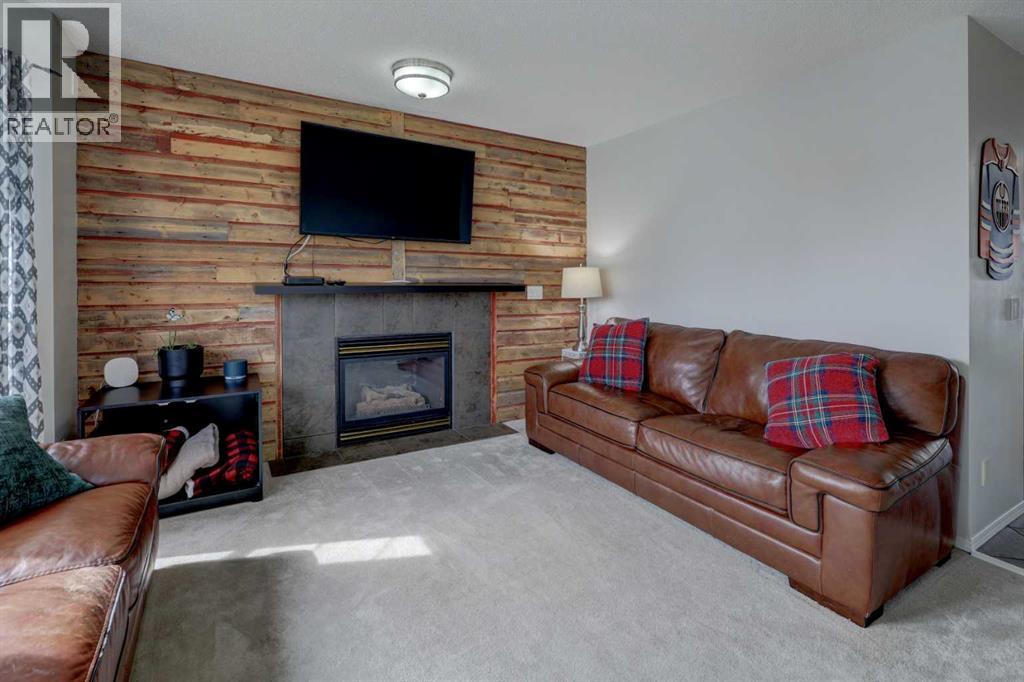 10 Hidden Ranch Hill NW, Calgary, Alberta  T3A 5X6 - Photo 4 - A2314205