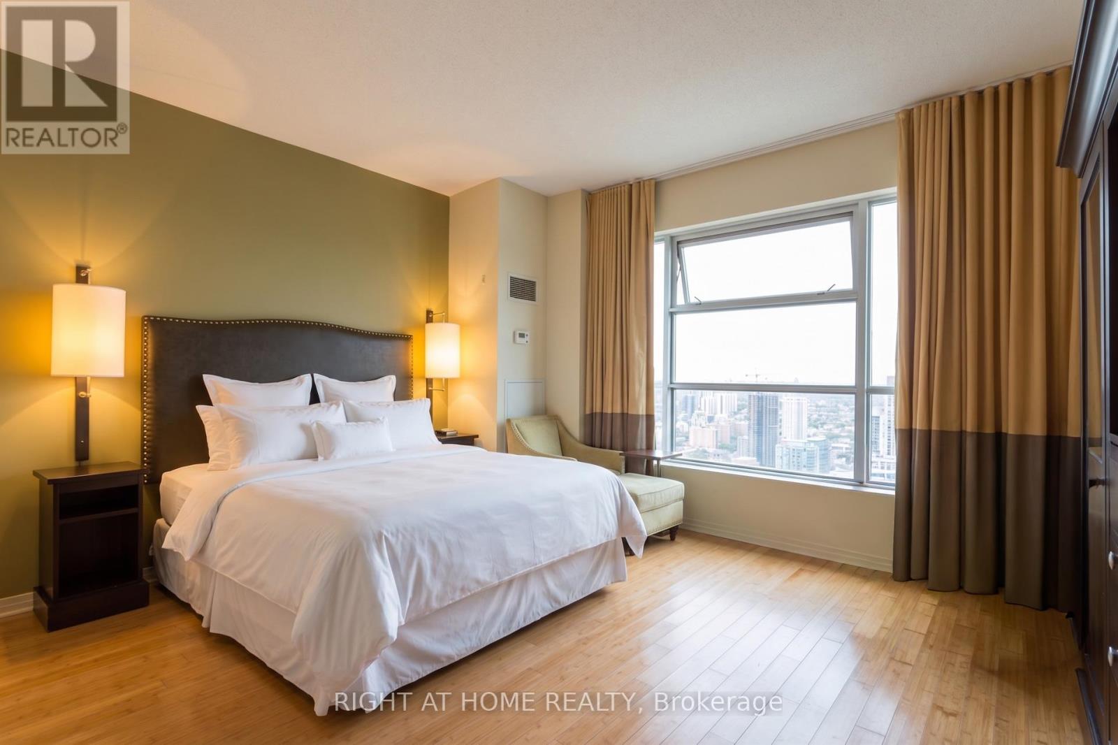 4404 - 1 King Street W, Toronto, Ontario  M5H 1A1 - Photo 2 - C13206454