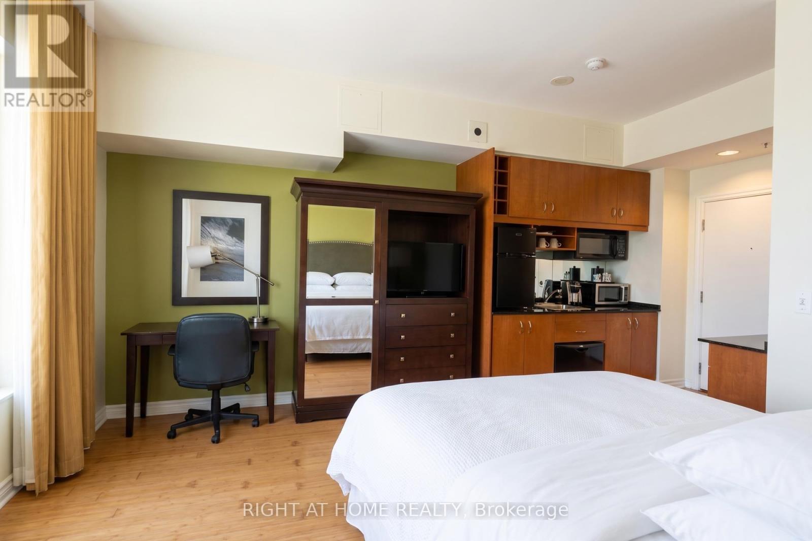 4404 - 1 King Street W, Toronto, Ontario  M5H 1A1 - Photo 4 - C13206454