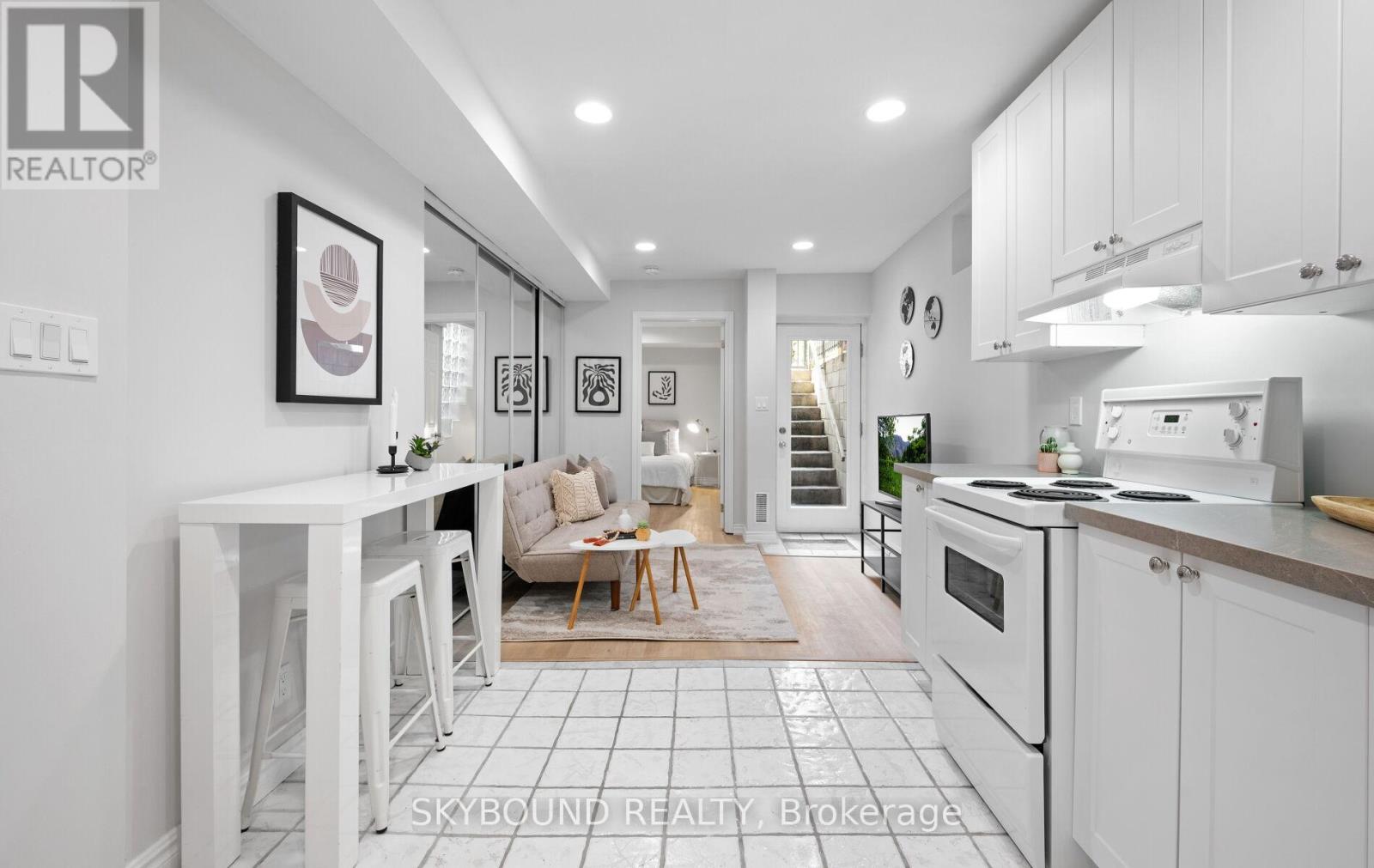 326 Kenilworth Avenue, Toronto, Ontario  M4L 3S8 - Photo 21 - E13206452