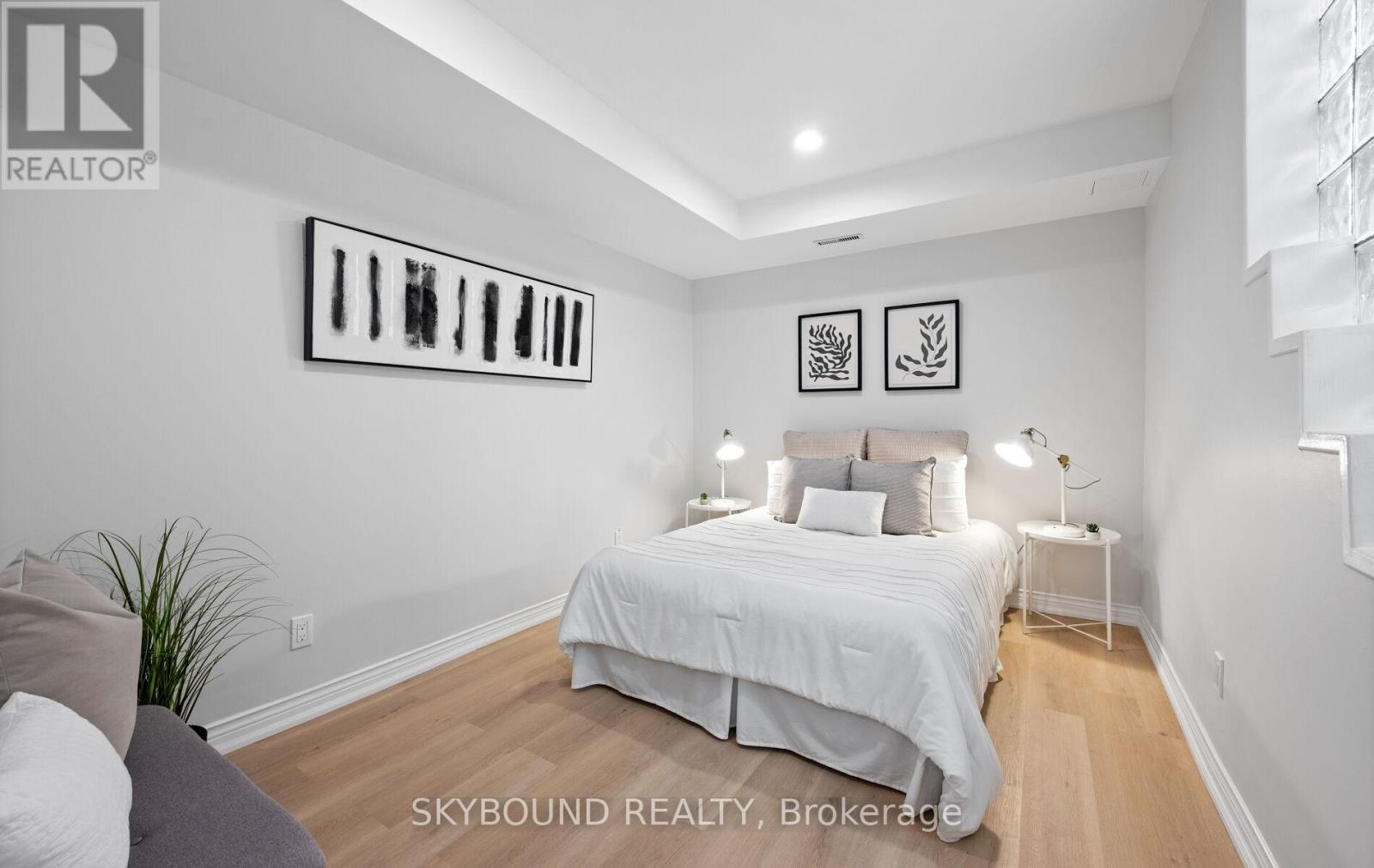 326 Kenilworth Avenue, Toronto, Ontario  M4L 3S8 - Photo 23 - E13206452