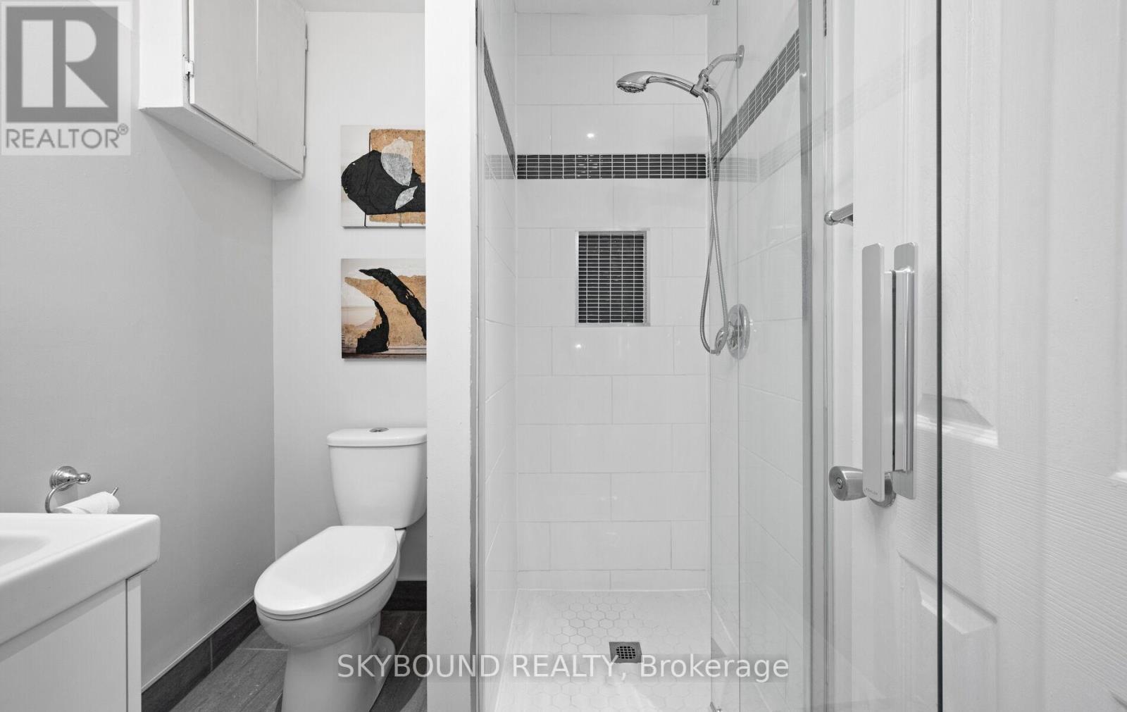 326 Kenilworth Avenue, Toronto, Ontario  M4L 3S8 - Photo 24 - E13206452
