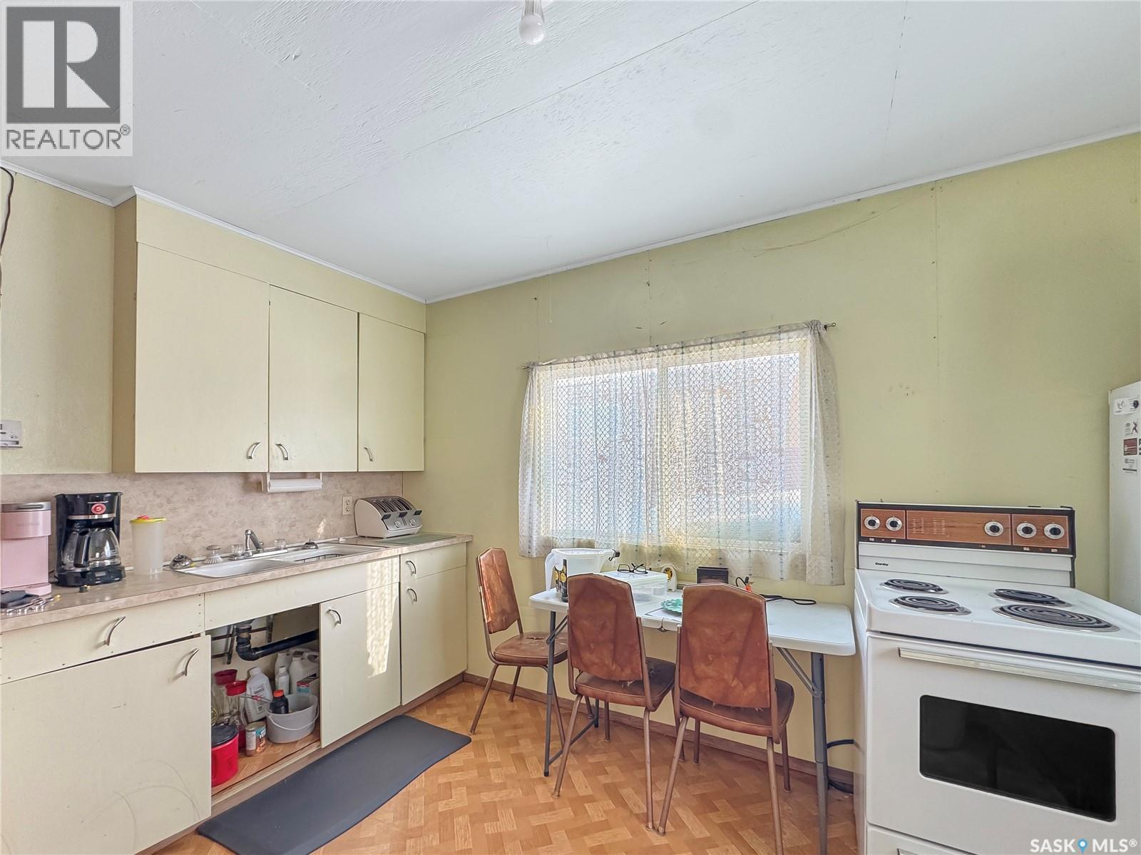 155 1st Street E, Meota, Saskatchewan  S0M 1X0 - Photo 3 - SK031617