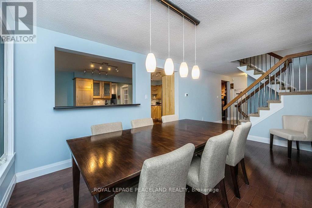 2 - 4239 White Spruce Court, Mississauga, Ontario  L5C 3X5 - Photo 4 - W13206434