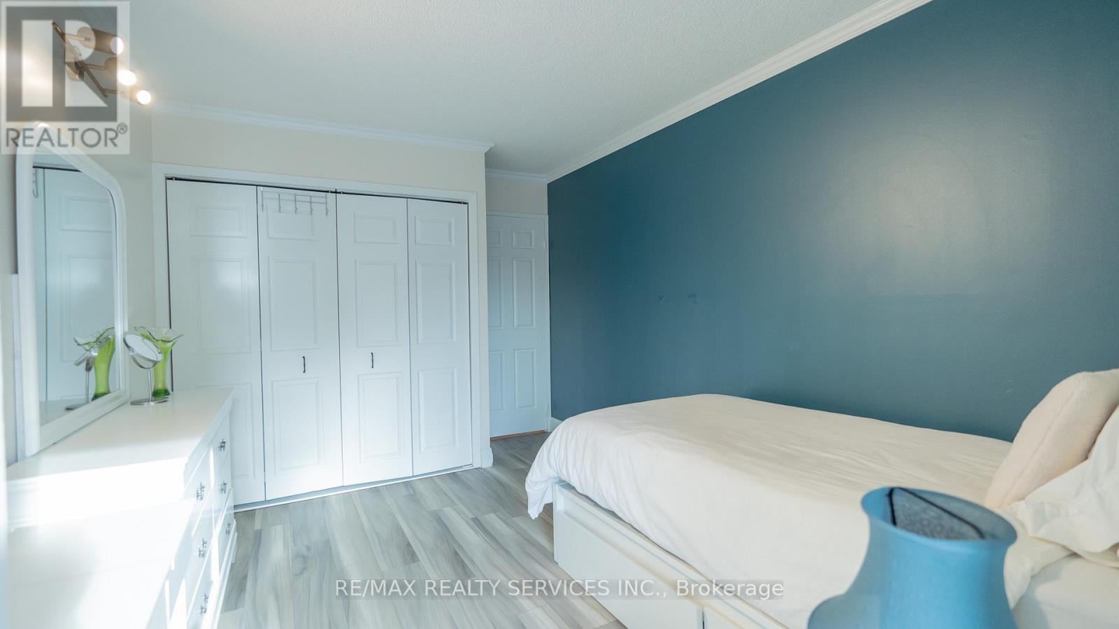 203 - 8 Lisa Street, Brampton, Ontario  L6T 4S6 - Photo 11 - W13206446