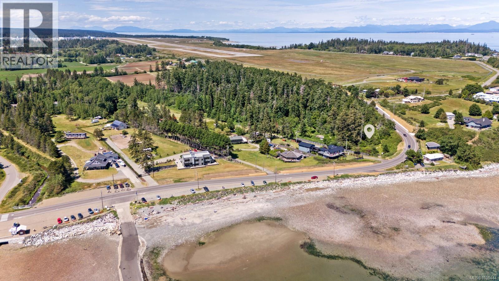 348 Lazo Rd, Comox, British Columbia  V9M 3T9 - Photo 1 - 1038444