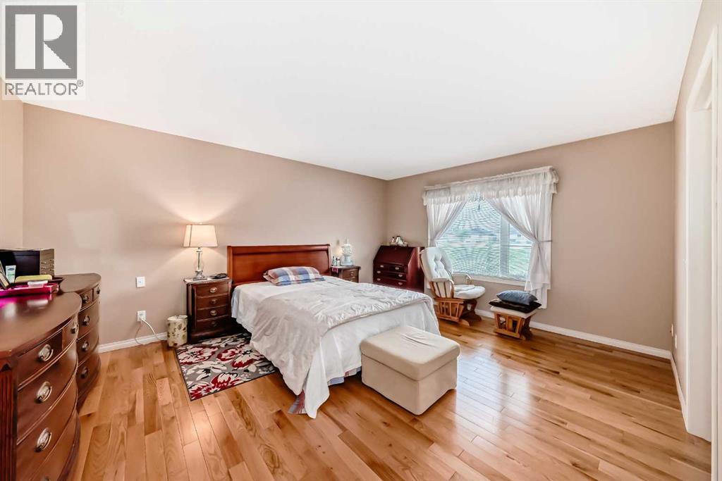 737 Wentworth Place Sw, Calgary, Alberta  T3H 4N9 - Photo 8 - A2315434