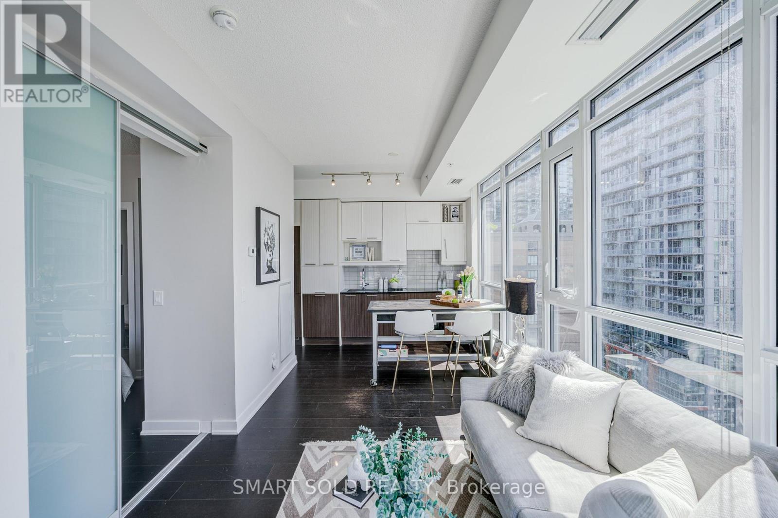 1407 - 199 Richmond Street W, Toronto, Ontario  M5V 0H4 - Photo 14 - C13206480