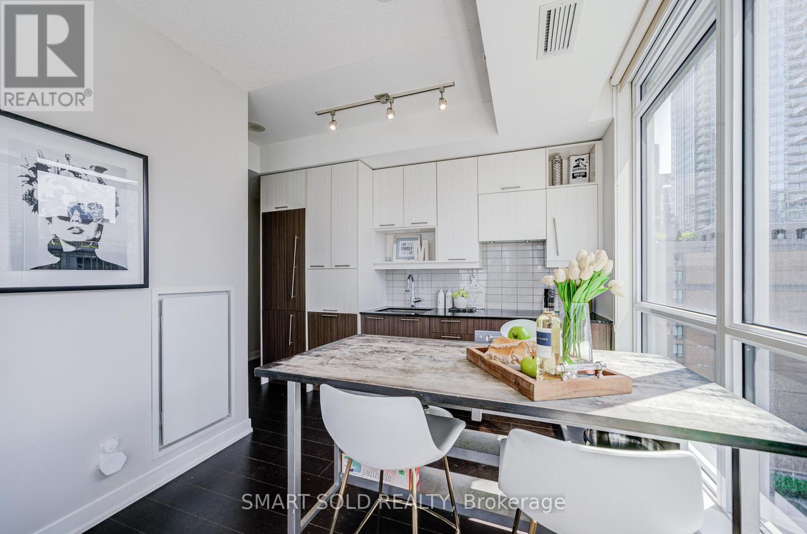 1407 - 199 Richmond Street W, Toronto, Ontario  M5V 0H4 - Photo 19 - C13206480