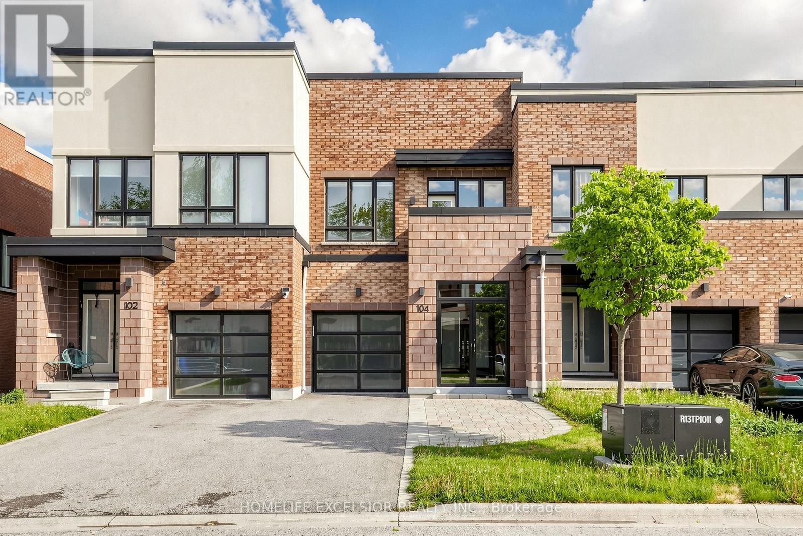 104 DARIOLE DRIVE, Richmond Hill, Ontario