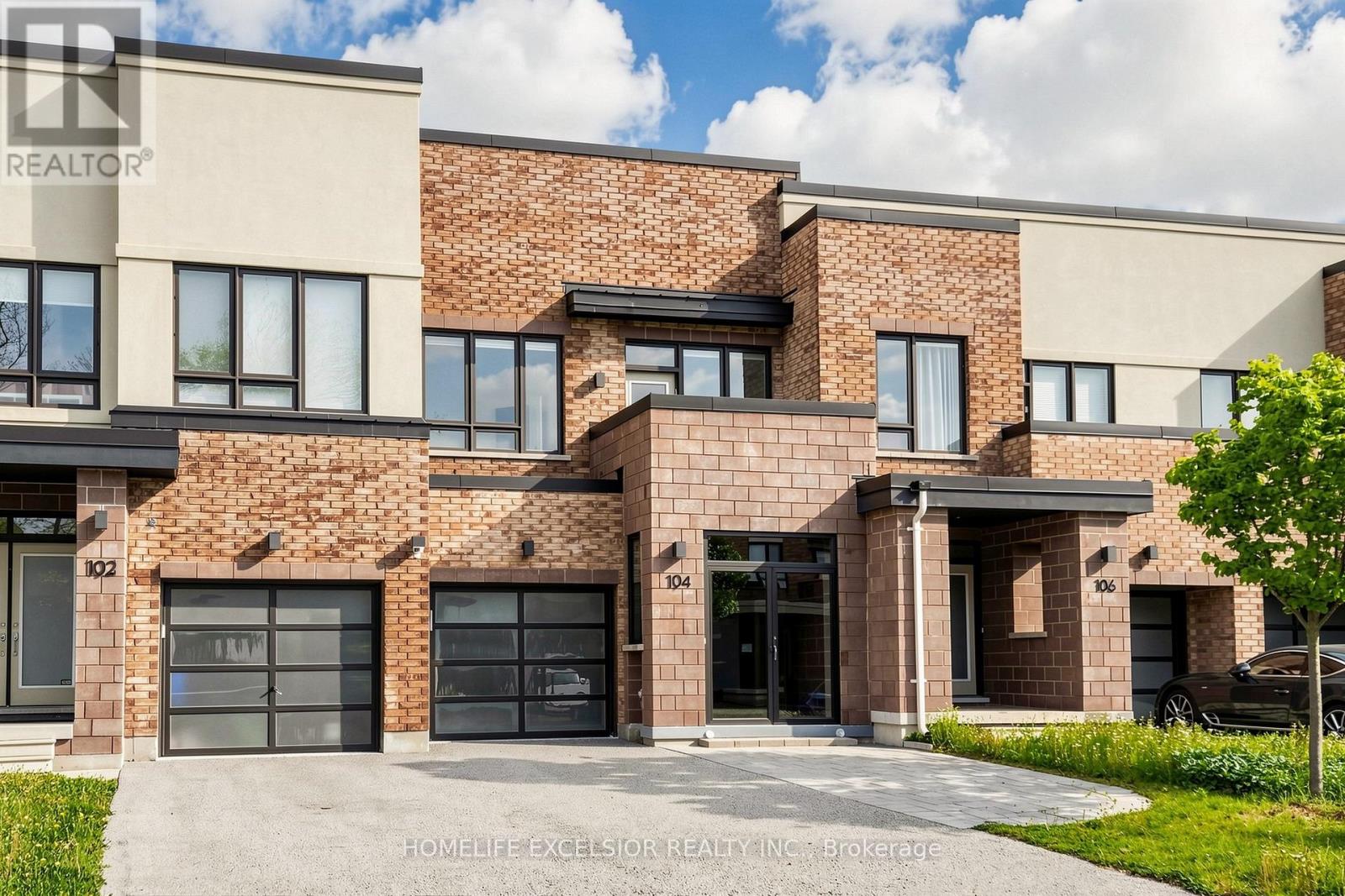 104 Dariole Drive, Richmond Hill, Ontario  L4E 0Y8 - Photo 2 - N13206476