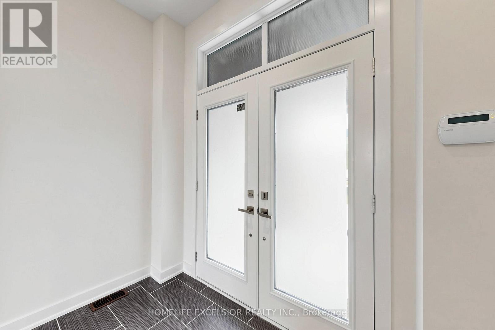 104 Dariole Drive, Richmond Hill, Ontario  L4E 0Y8 - Photo 7 - N13206476