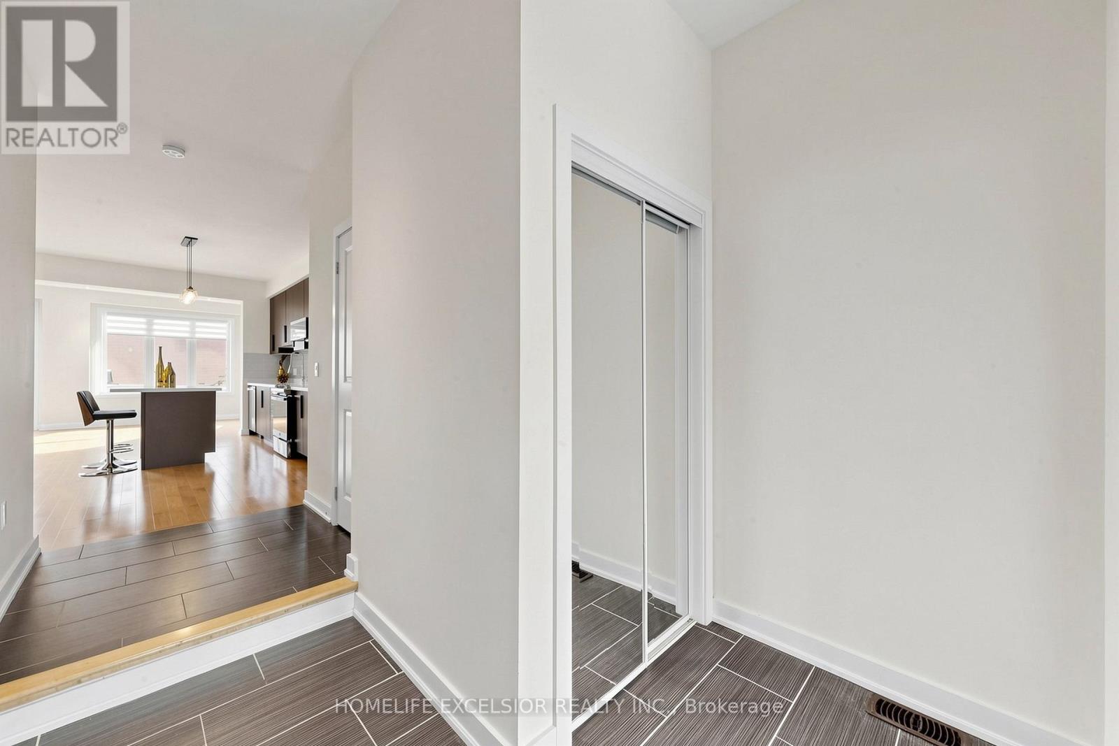 104 Dariole Drive, Richmond Hill, Ontario  L4E 0Y8 - Photo 8 - N13206476