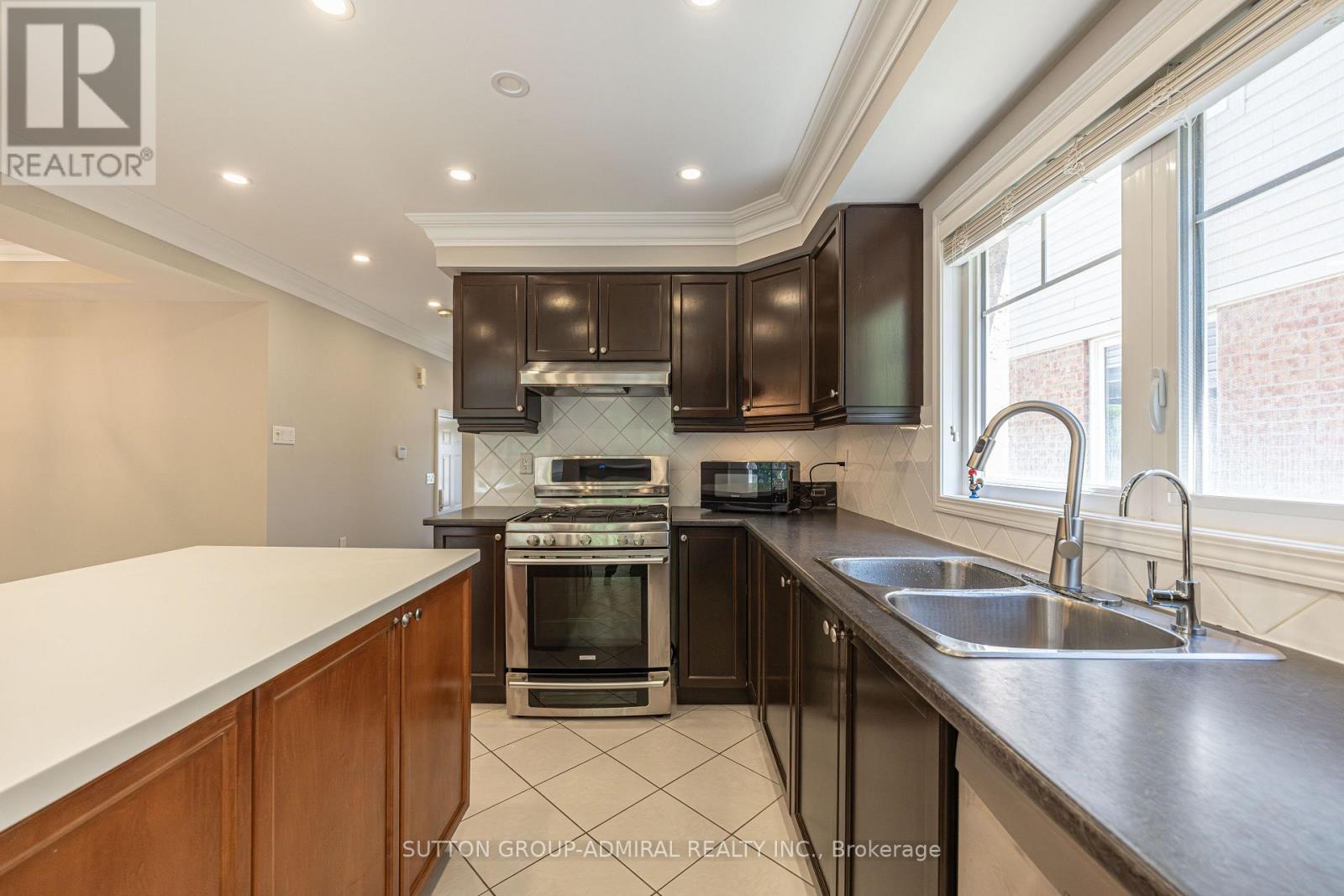 30 Elmeade Lane, Whitchurch-Stouffville, Ontario  L4A 0P6 - Photo 15 - N13206512
