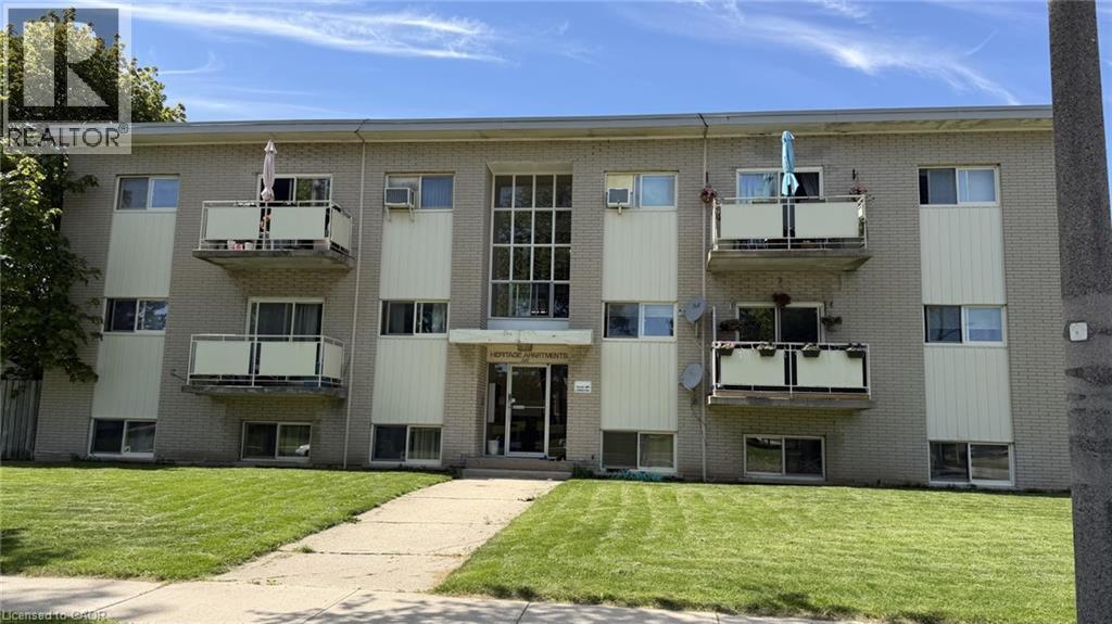 206 Indian Road, Kitchener, Ontario  N2B 2S9 - Photo 2 - 40833907