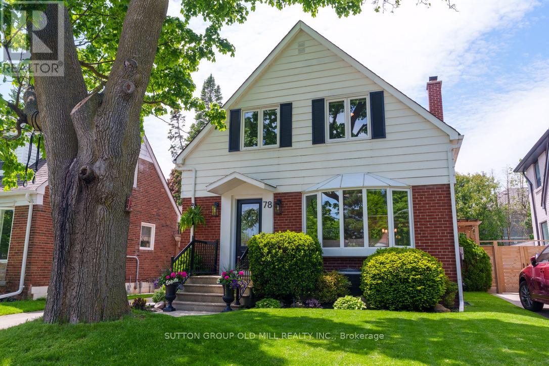 <div class="slider-price">$1,399,900</div><p>78 Ballacaine Drive, Toronto, Ontario</p>