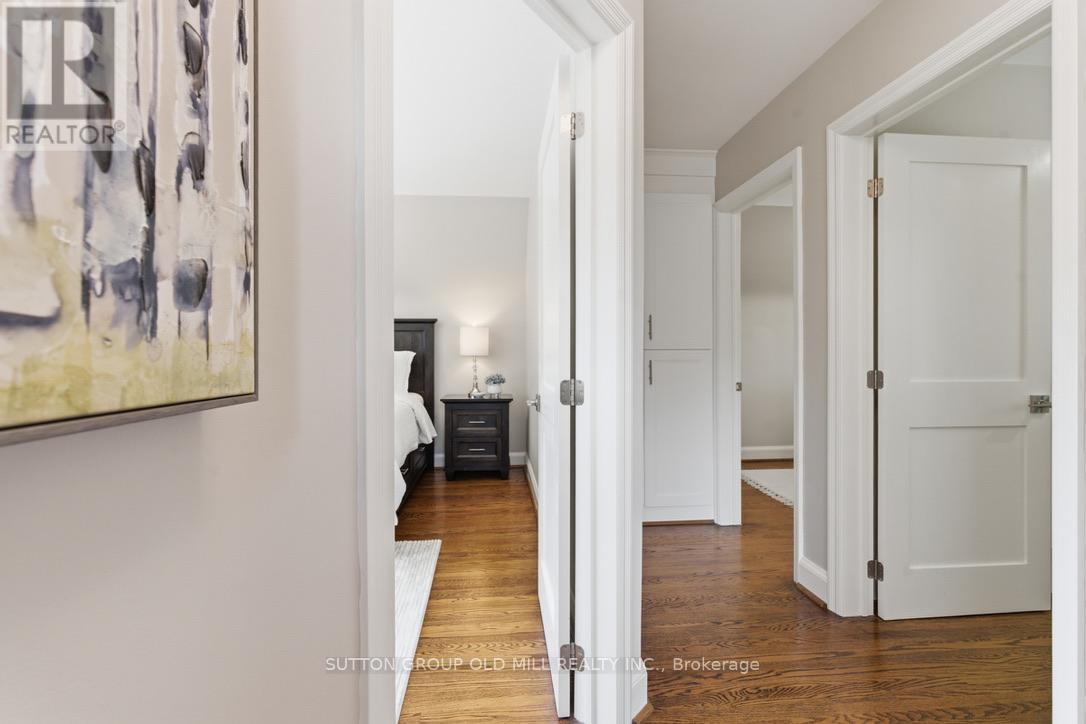 78 Ballacaine Drive, Toronto, Ontario  M8Y 4B7 - Photo 11 - W13206486