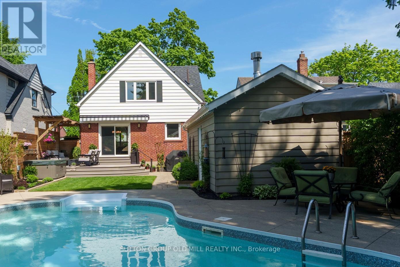 78 Ballacaine Drive, Toronto, Ontario  M8Y 4B7 - Photo 24 - W13206486