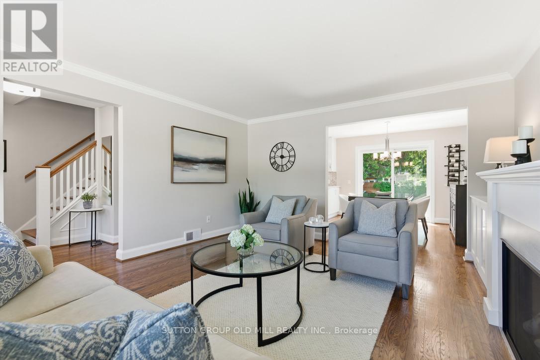 78 Ballacaine Drive, Toronto, Ontario  M8Y 4B7 - Photo 6 - W13206486