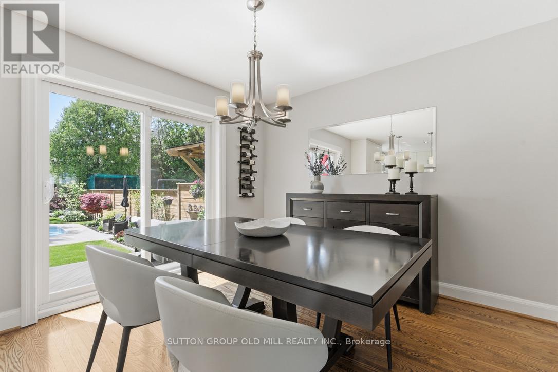 78 Ballacaine Drive, Toronto, Ontario  M8Y 4B7 - Photo 9 - W13206486