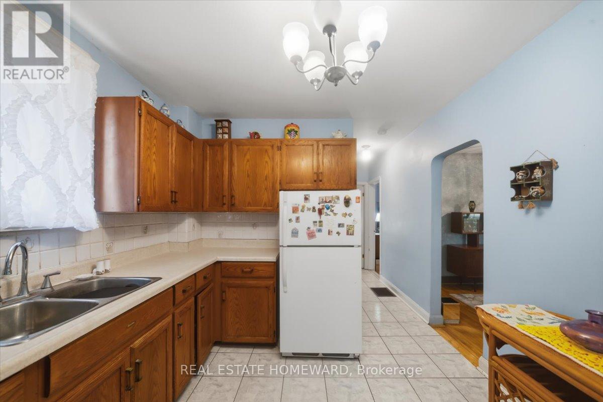 12 Thirty Seventh Street, Toronto, Ontario  M8W 3L6 - Photo 11 - W13206508