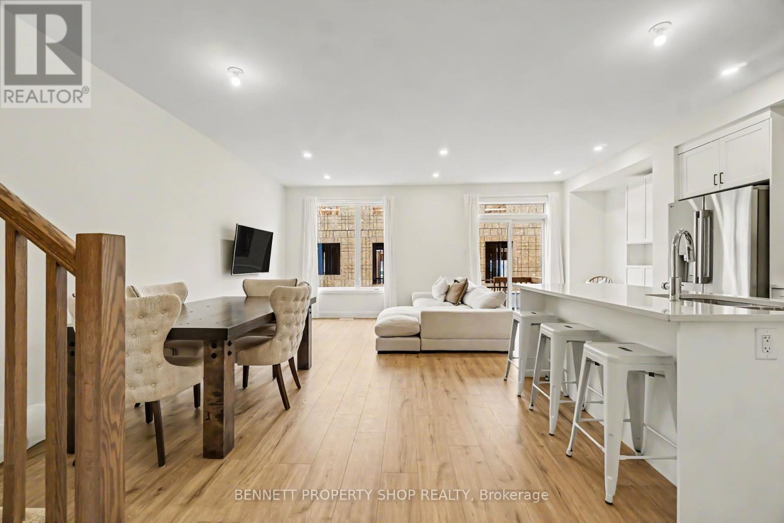 1047 Ventus Way, Ottawa, Ontario  K1W 0M5 - Photo 3 - X13195130