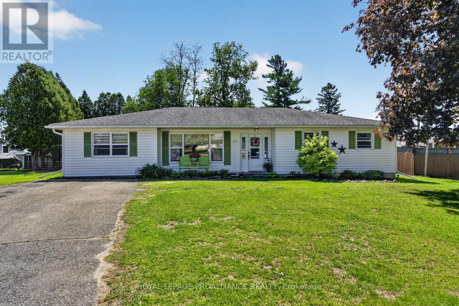 913 George Street, Edwardsburgh/cardinal, Ontario  K0E 1E0 - Photo 1 - X13206552