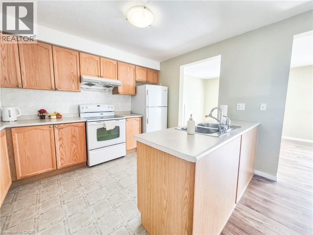 775 Karlsfeld Road, Waterloo, Ontario  N2T 2X2 - Photo 2 - 40832047
