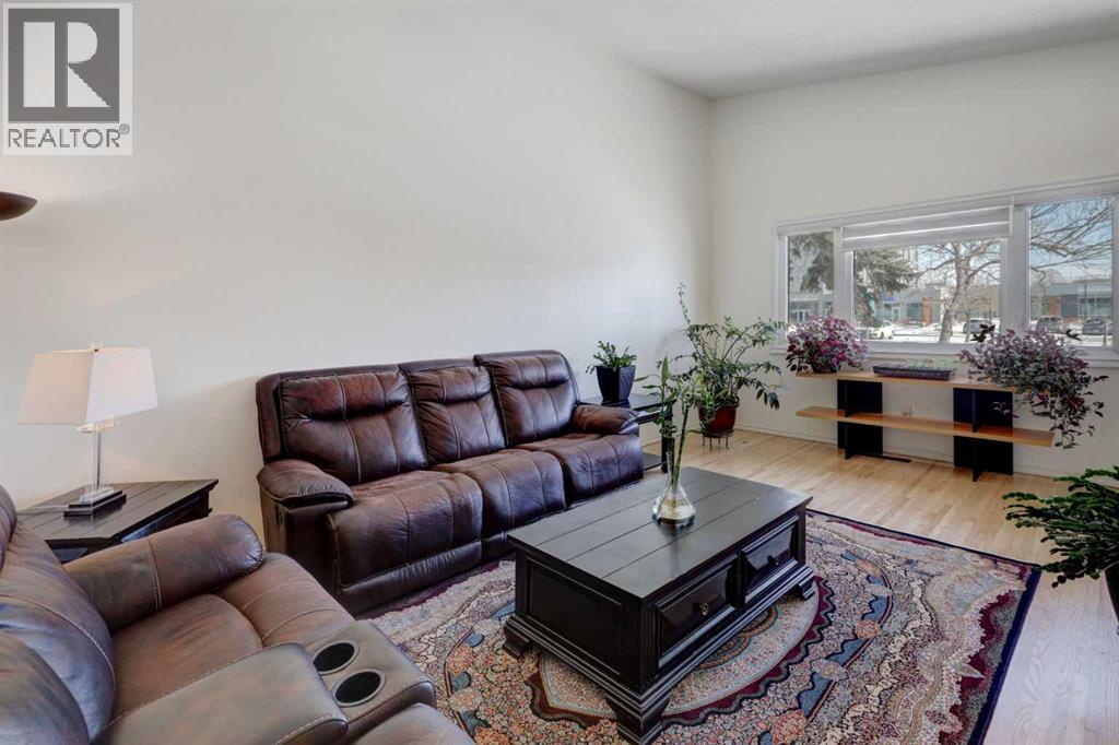4721 Edmonton Trail Ne, Calgary, Alberta  T2E 3V7 - Photo 4 - A2293174