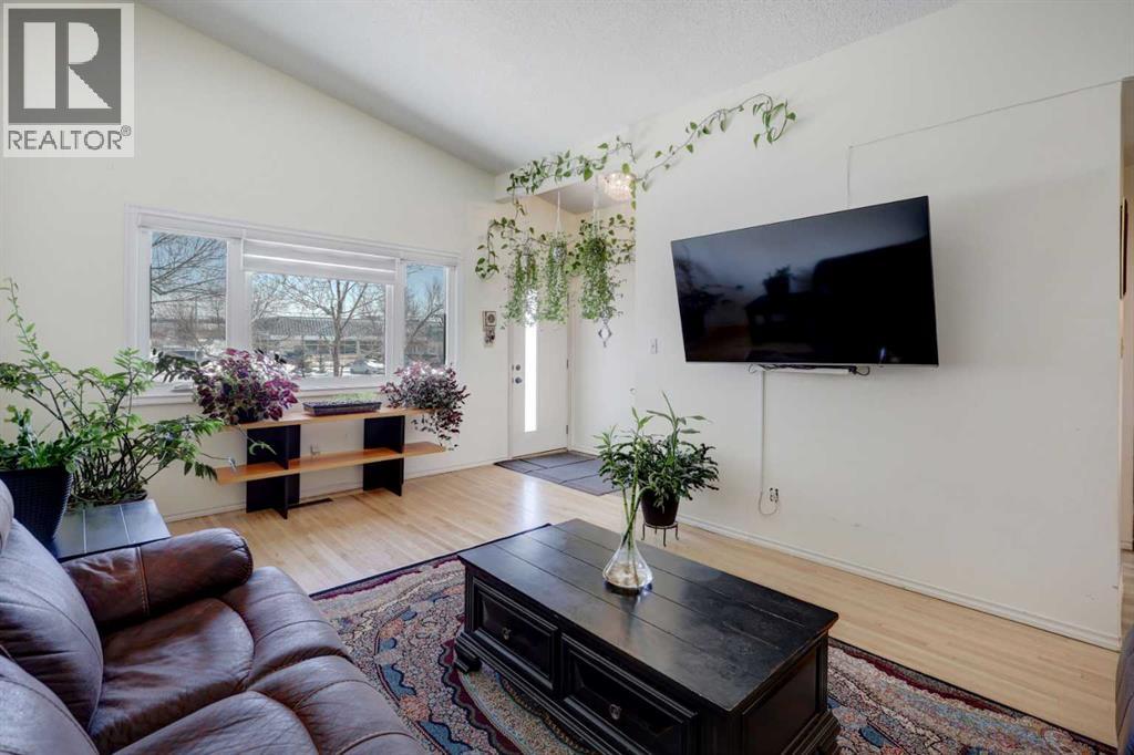4721 Edmonton Trail Ne, Calgary, Alberta  T2E 3V7 - Photo 3 - A2293174