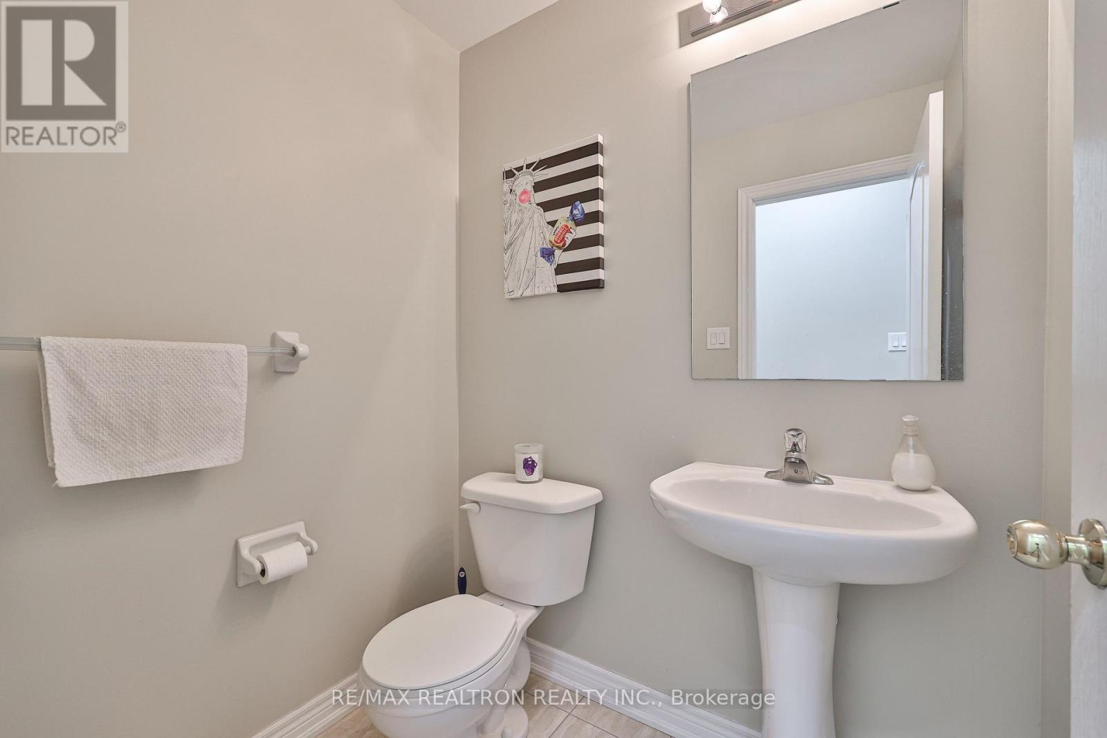 16 Mckenzie Way, Bradford West Gwillimbury, Ontario  L3Z 0K1 - Photo 15 - N13206568
