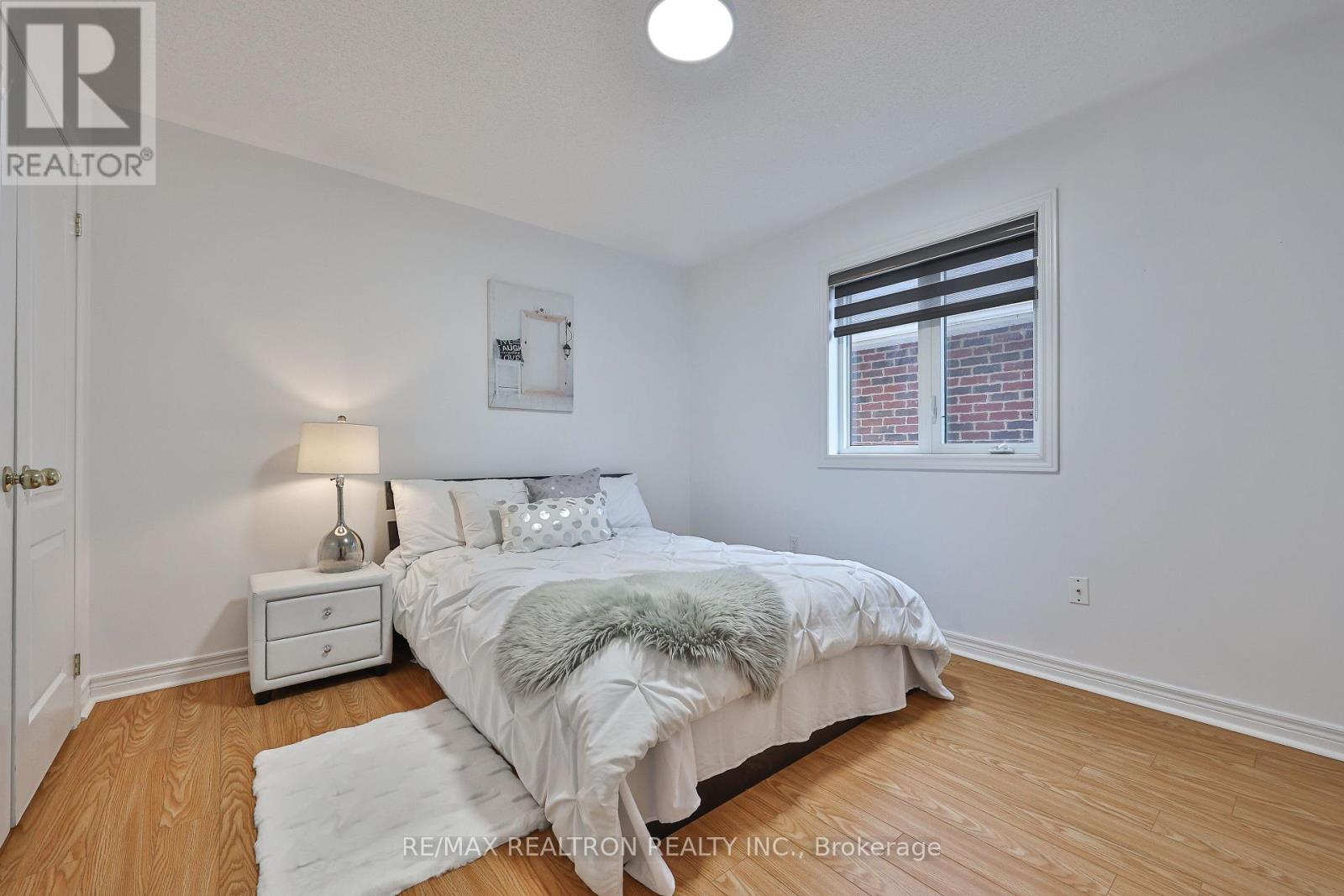 16 Mckenzie Way, Bradford West Gwillimbury, Ontario  L3Z 0K1 - Photo 24 - N13206568