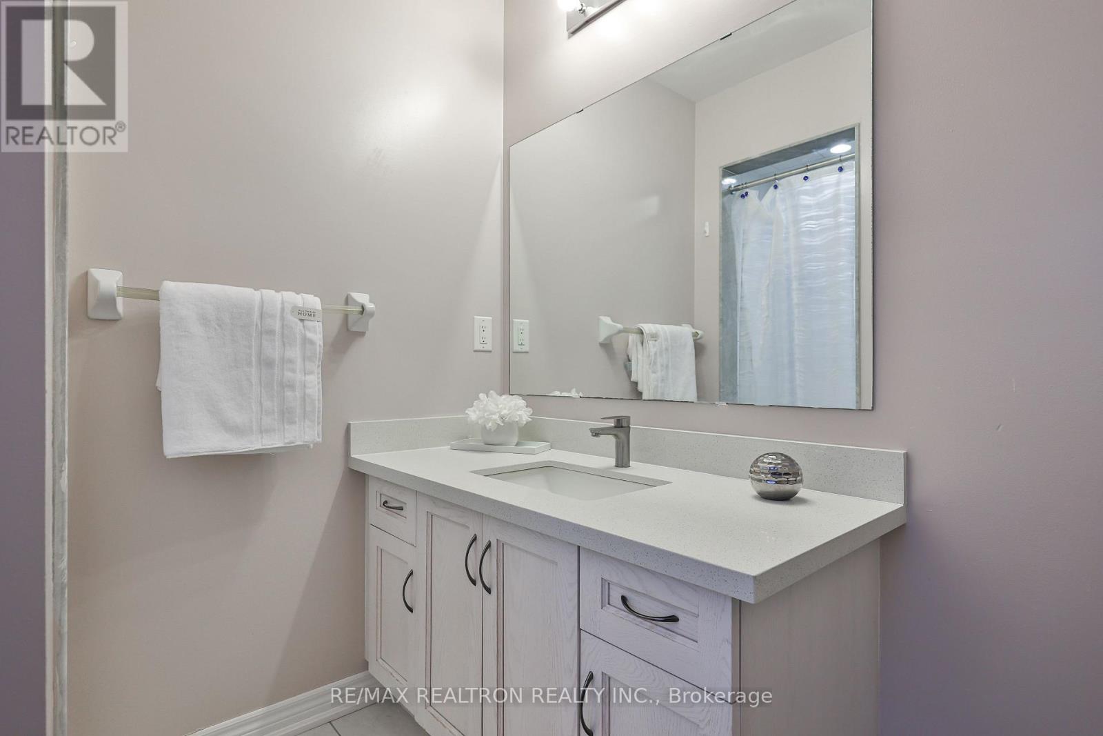 16 Mckenzie Way, Bradford West Gwillimbury, Ontario  L3Z 0K1 - Photo 27 - N13206568
