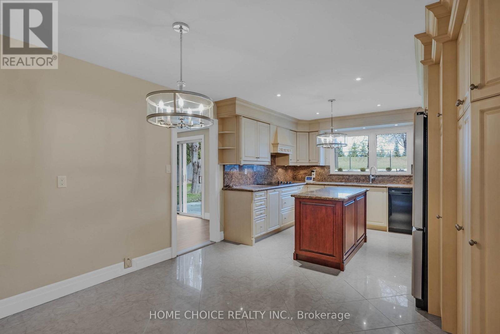 43 Golfwood Heights E, Toronto, Ontario  M9P 3L8 - Photo 10 - W13206534