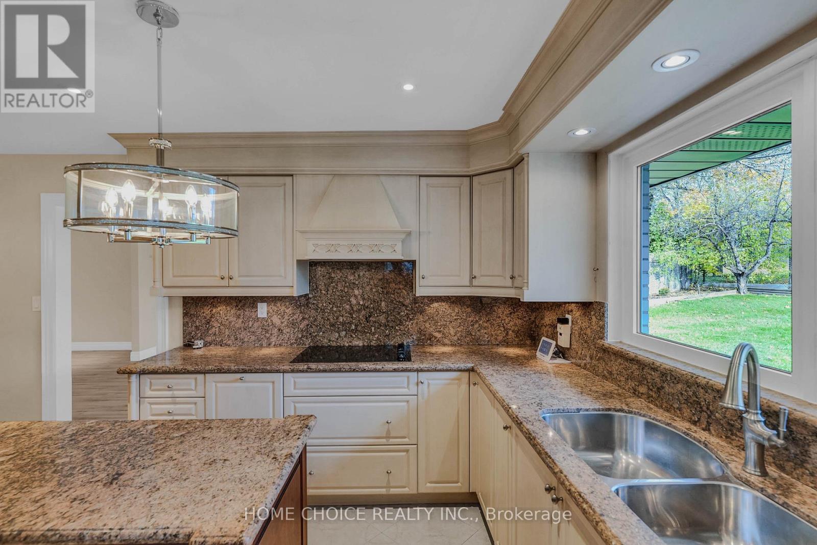 43 Golfwood Heights E, Toronto, Ontario  M9P 3L8 - Photo 14 - W13206534