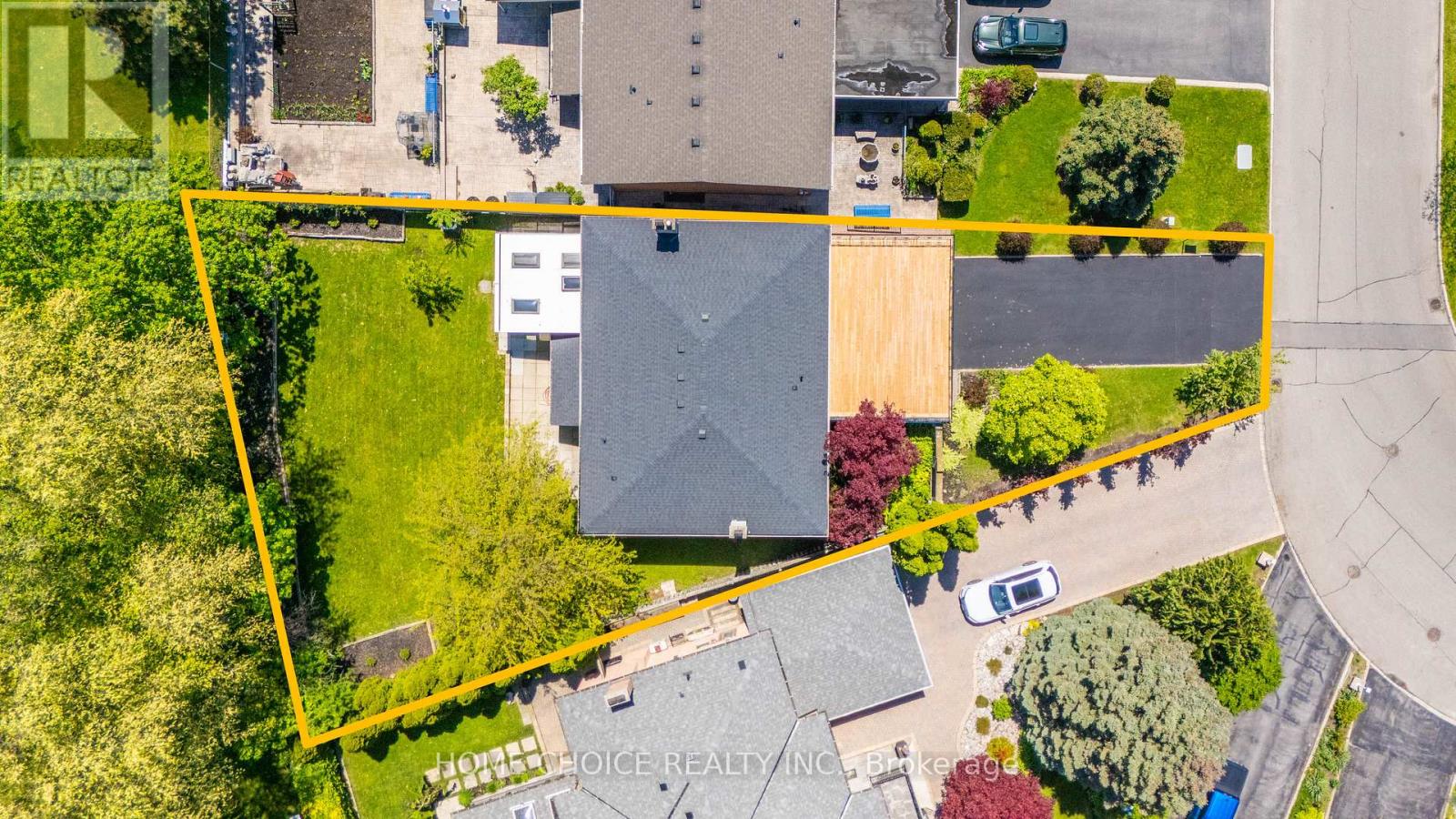 43 Golfwood Heights E, Toronto, Ontario  M9P 3L8 - Photo 3 - W13206534