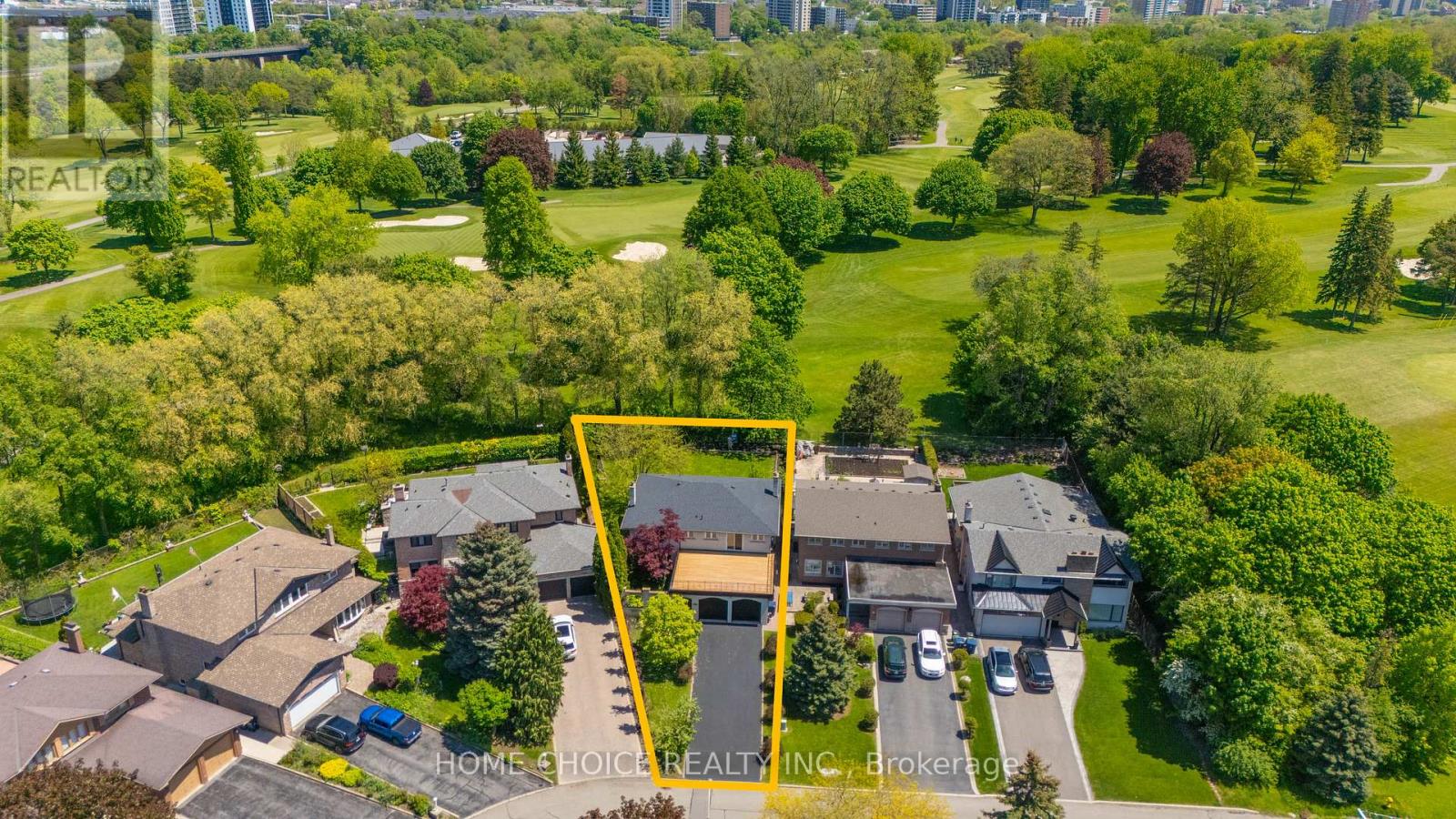 43 Golfwood Heights E, Toronto, Ontario  M9P 3L8 - Photo 4 - W13206534
