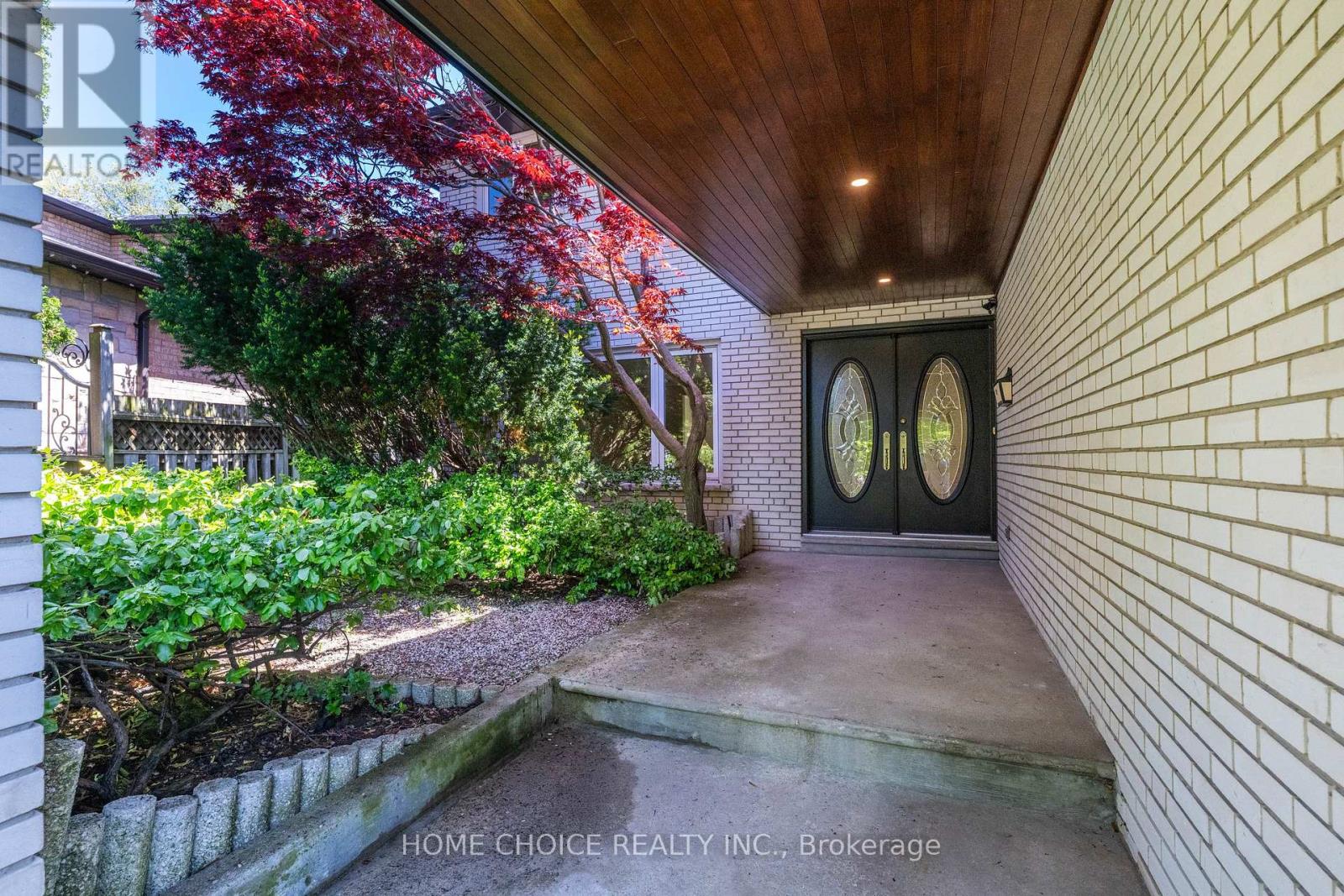 43 Golfwood Heights E, Toronto, Ontario  M9P 3L8 - Photo 6 - W13206534